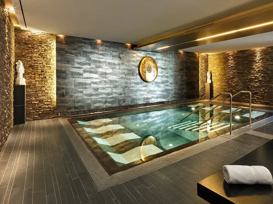 Entspannungsbecken im Asia Hotel und Spa Leoben