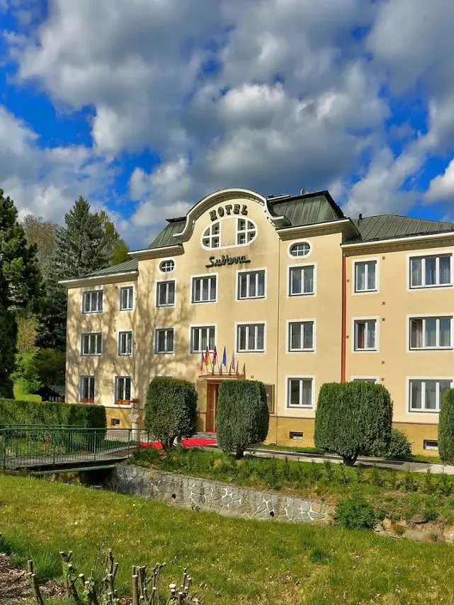 Hotel Subterra